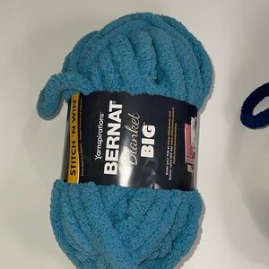 NEW Bernat Big Blanket yarn